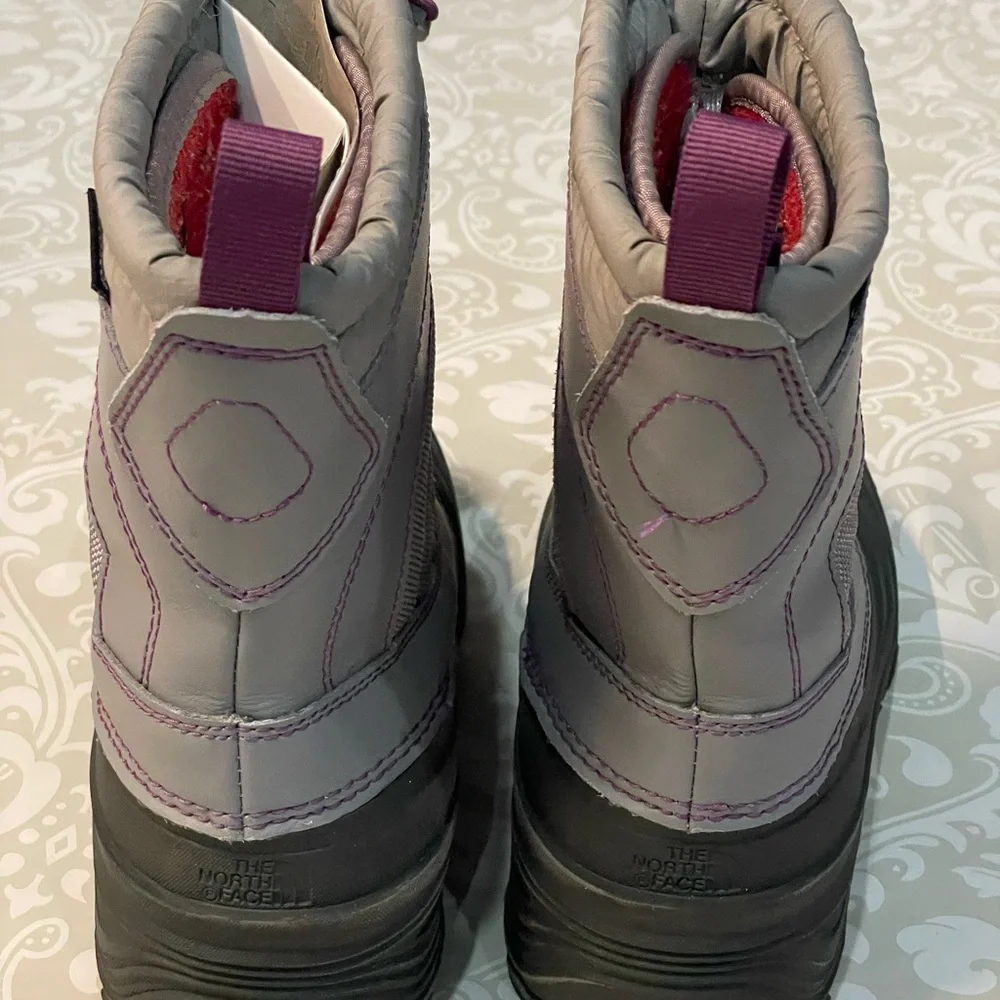 The North Face Youth Alpenglow IV Boot - Frost Grey/Wood Violet - Picture 5 of 7